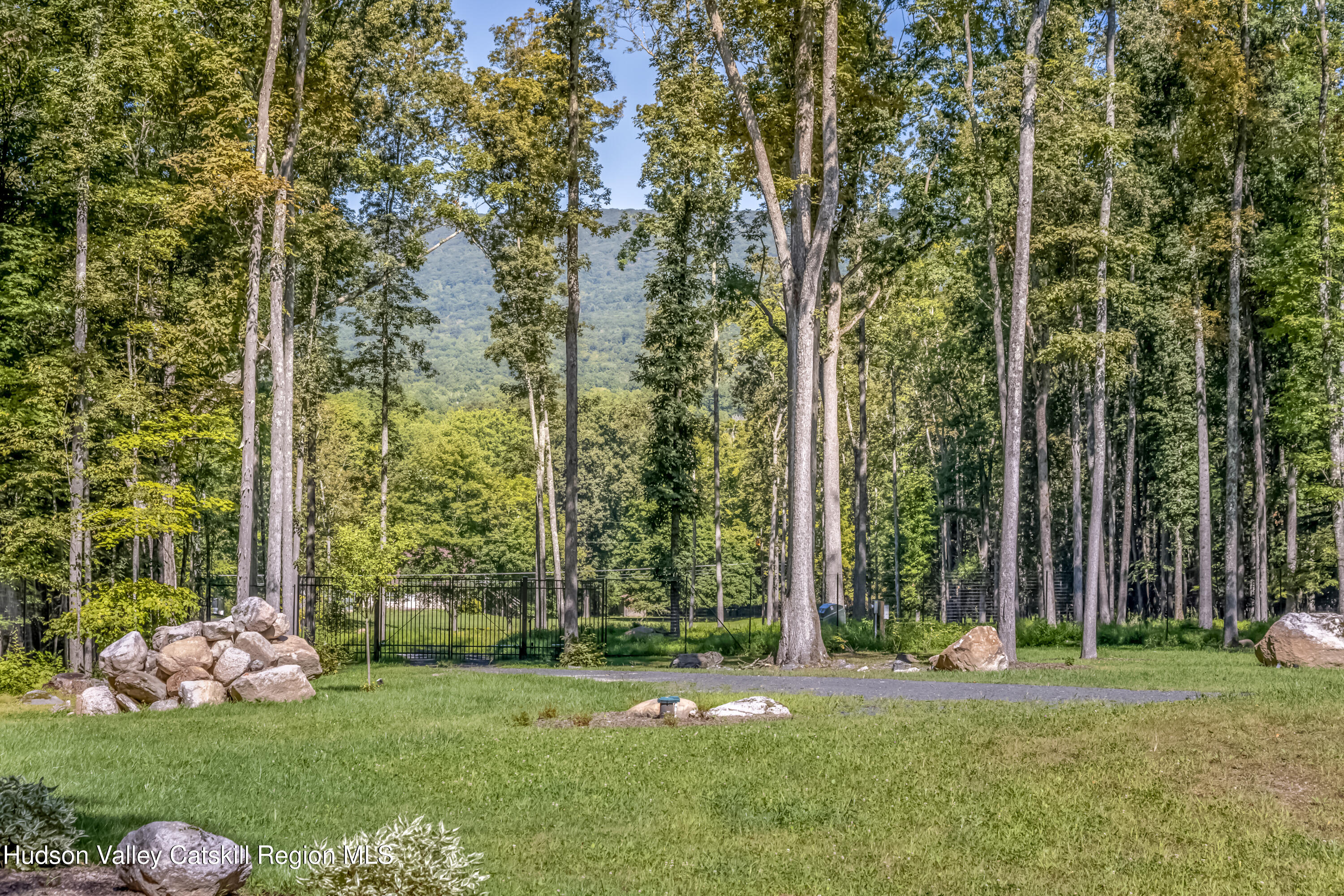 621 Decker Road Wallkill, NY 12589 - Photo 38 of 44 a backyard of a house with lots of green space