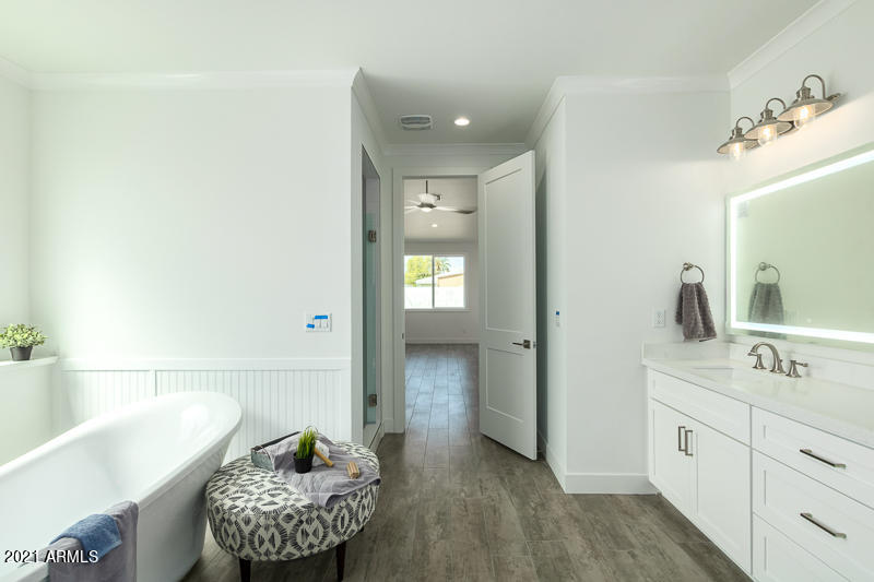 3820 East Piccadilly Road Phoenix, AZ 85018 - Photo 18 of 25 27-Clarendon
