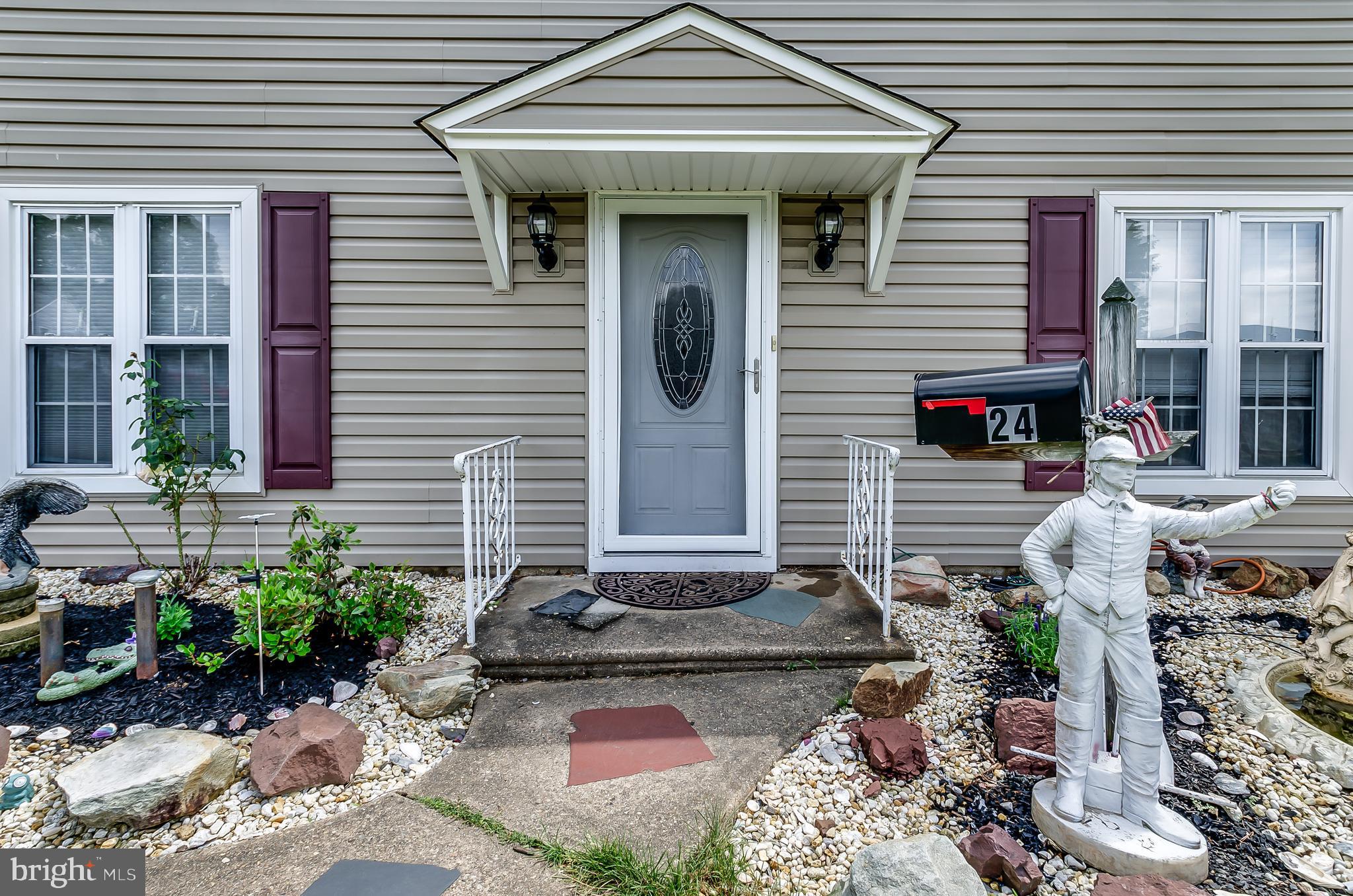 24 Trim Road Levittown, PA 19056 - Photo 4 of 21 Gallery Image 4