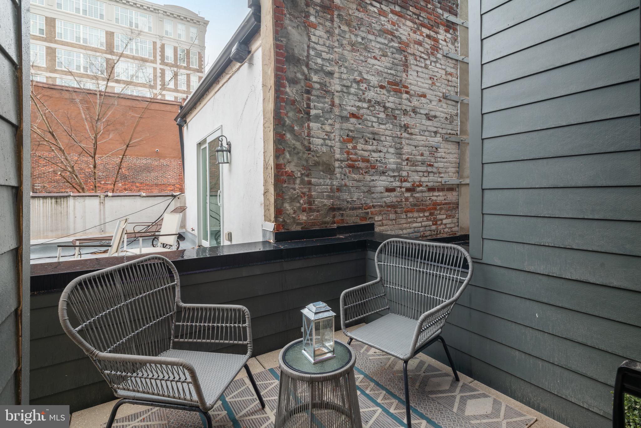 2322 Sansom Street Philadelphia, PA 19103 - Photo 14 of 82 1st floor patio