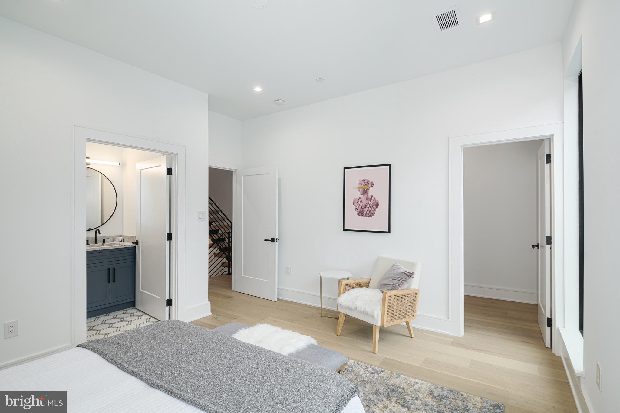 2322 Sansom Street Philadelphia, PA 19103 - Photo 40 of 82 3rd Floor Guest Room