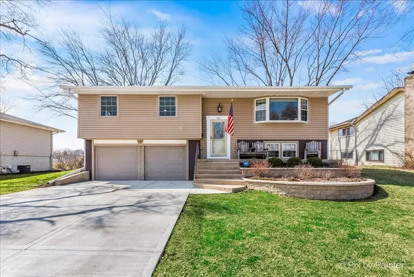 $3,250 | 930 Cornell Lane, Schaumburg, IL 60193