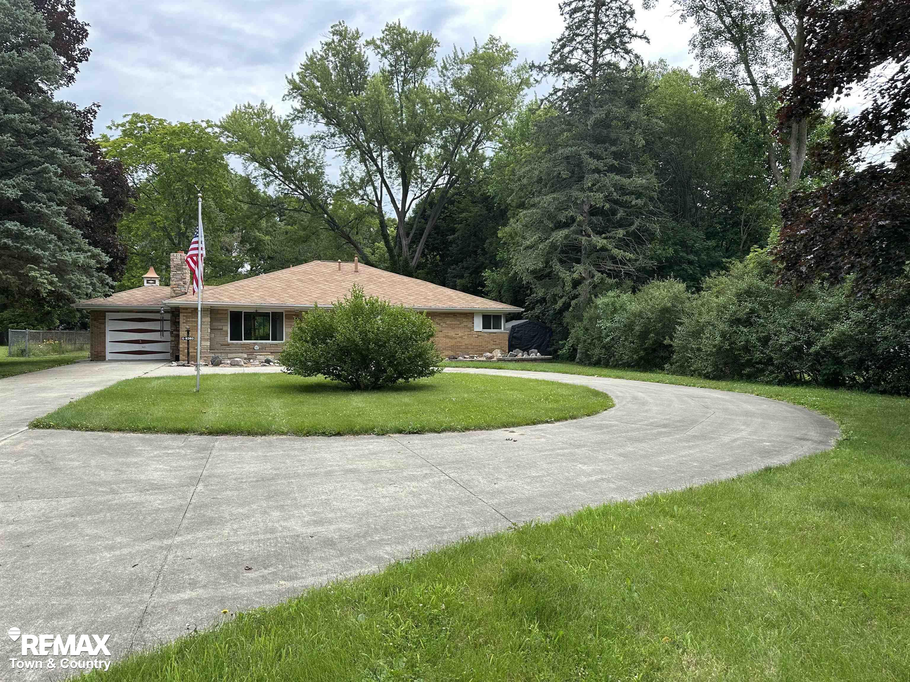 5380 Flushing Road Flushing, MI 48433 - Photo 1 of 43 50147680-65d25290-9abe-4984-969b-9373edb7cf0f.JPG