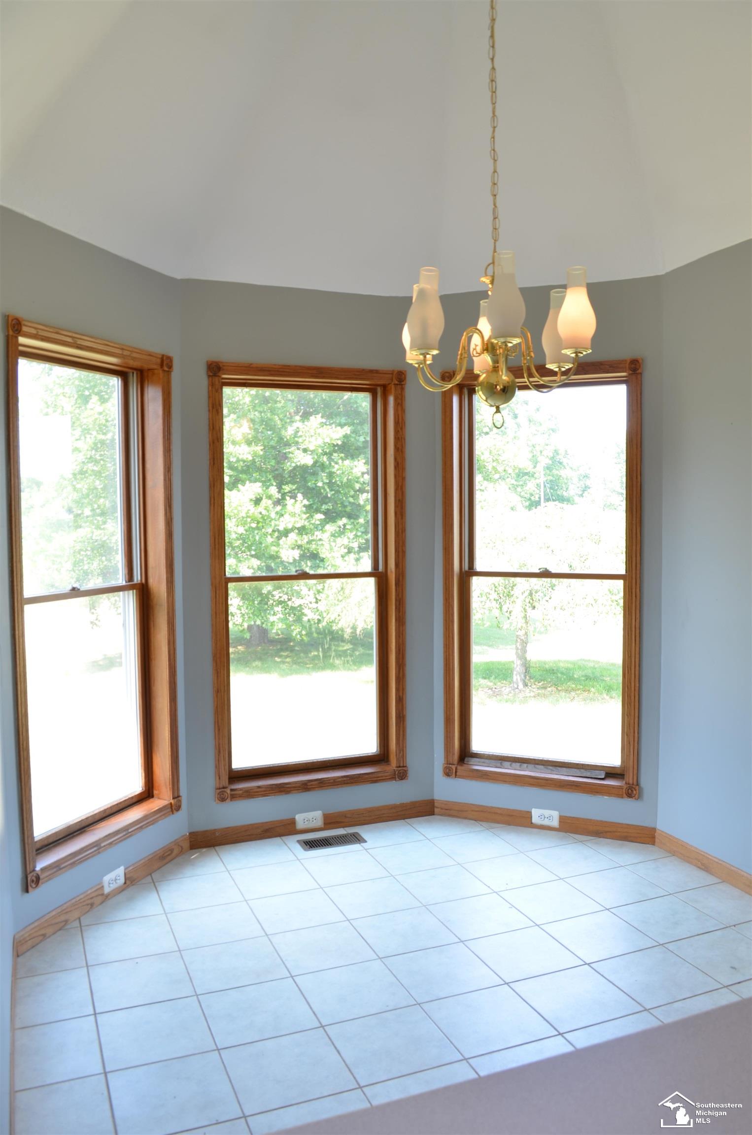 2977 Oakley Road Stockbridge, MI 49285 - Photo 9 of 34