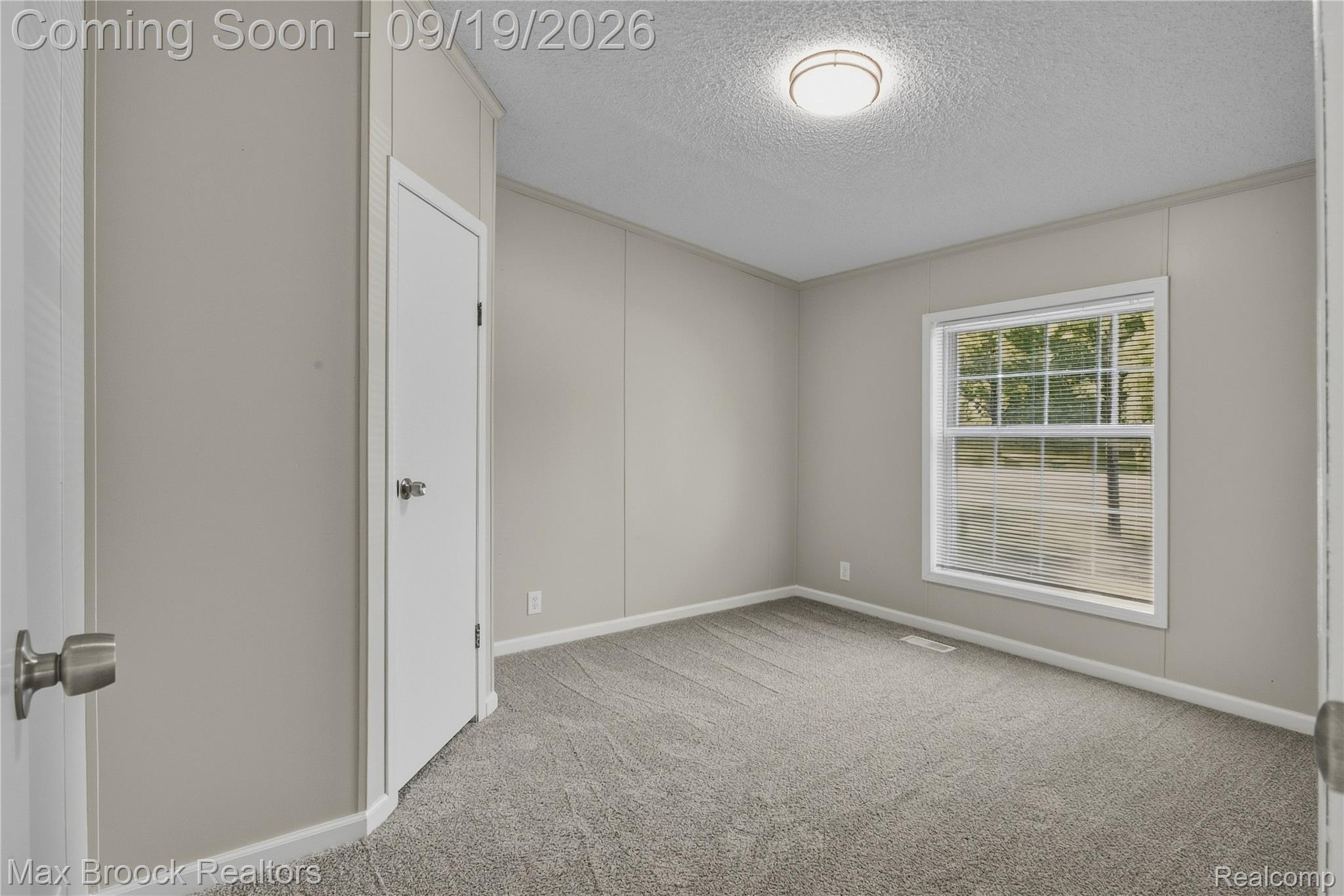 2267 Howe Road Burton, MI 48519 - Photo 21 of 68 IMG_2801.JPG