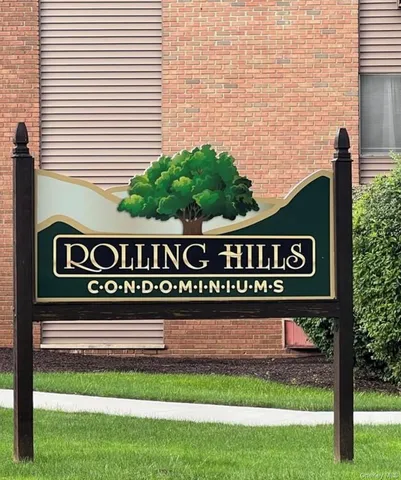 a street sign that is on a pole