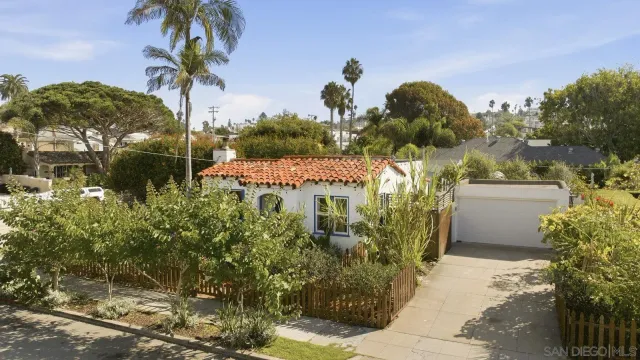 a view of a entryway front of house