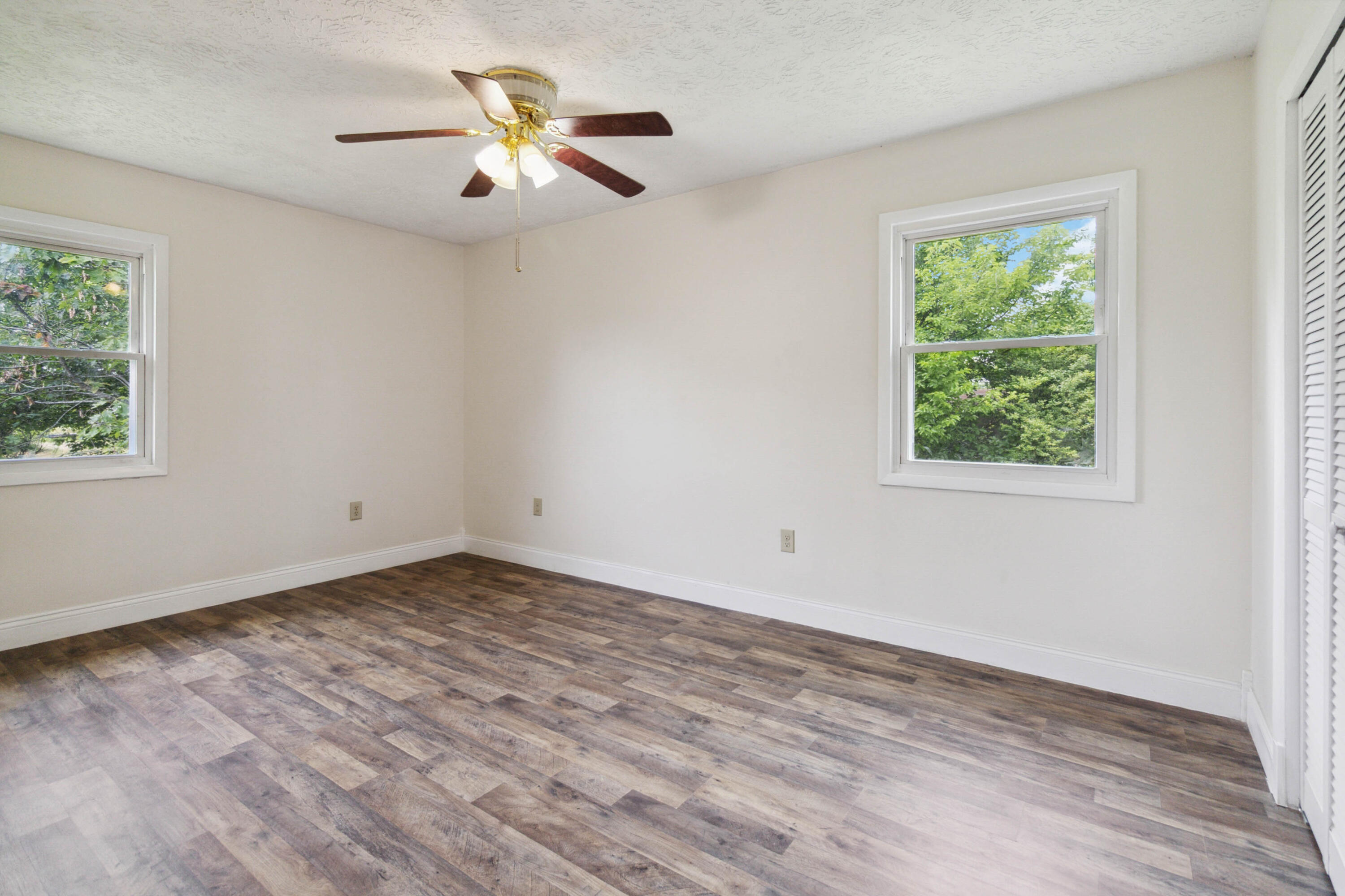 1896 West Laurel Road London, KY 40741 - Photo 9 of 33 022