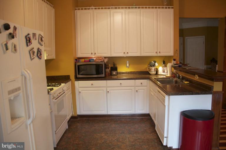 8204 Foxhall Road Clinton, MD 20735 - Photo 22 of 24 Kitchen