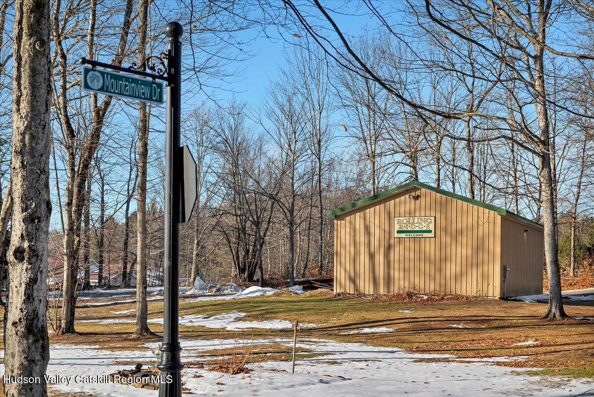 185 Old State Road, Unit 55 Broadalbin, NY 12025 - Photo 38 of 62 a view of a volley ball court