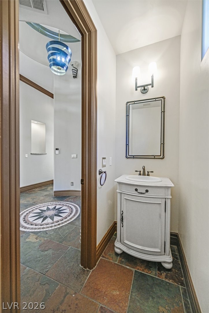 12 Vía Ravello Henderson, NV 89011 - Photo 14 of 70 1/2 bath