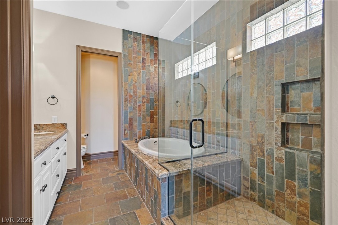 12 Vía Ravello Henderson, NV 89011 - Photo 19 of 70 Primary Bath