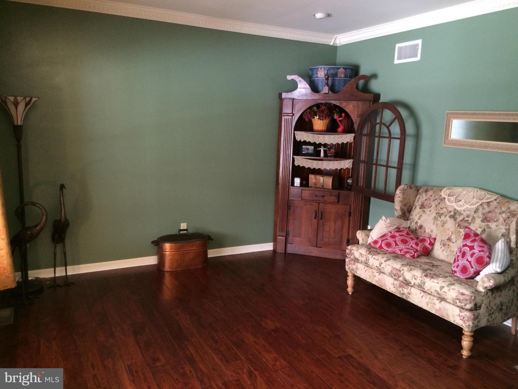 9575 Tomstown Road Waynesboro, PA 17268 - Photo 10 of 30 Living Room
