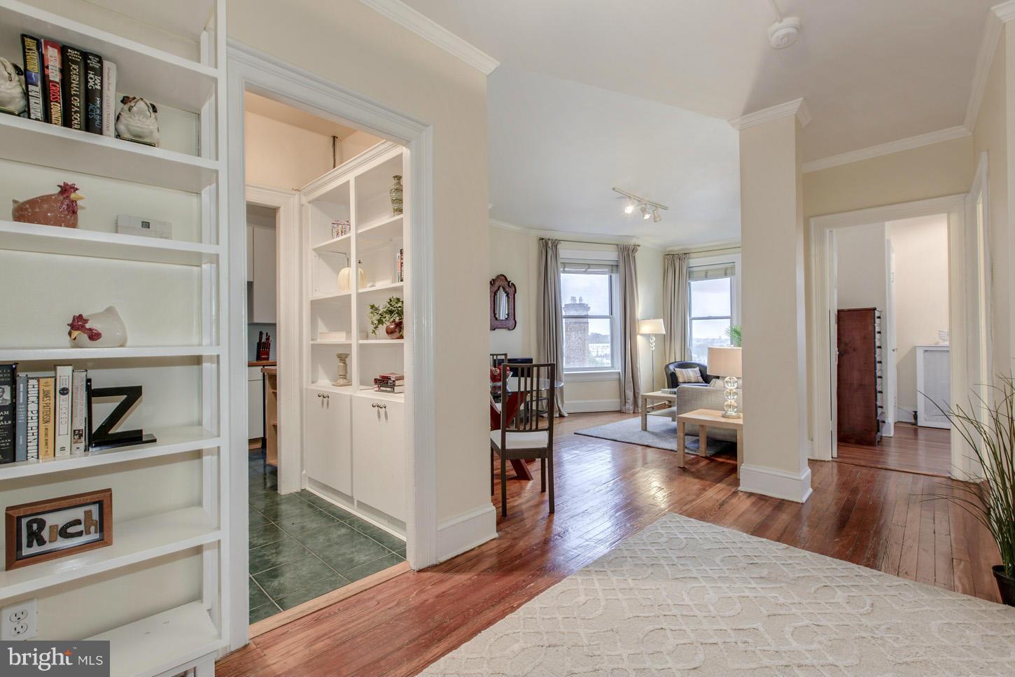 2022 Columbia Road Northwest, Unit 709 Washington, DC 20009 - Photo 4 of 21 Entry Foyer