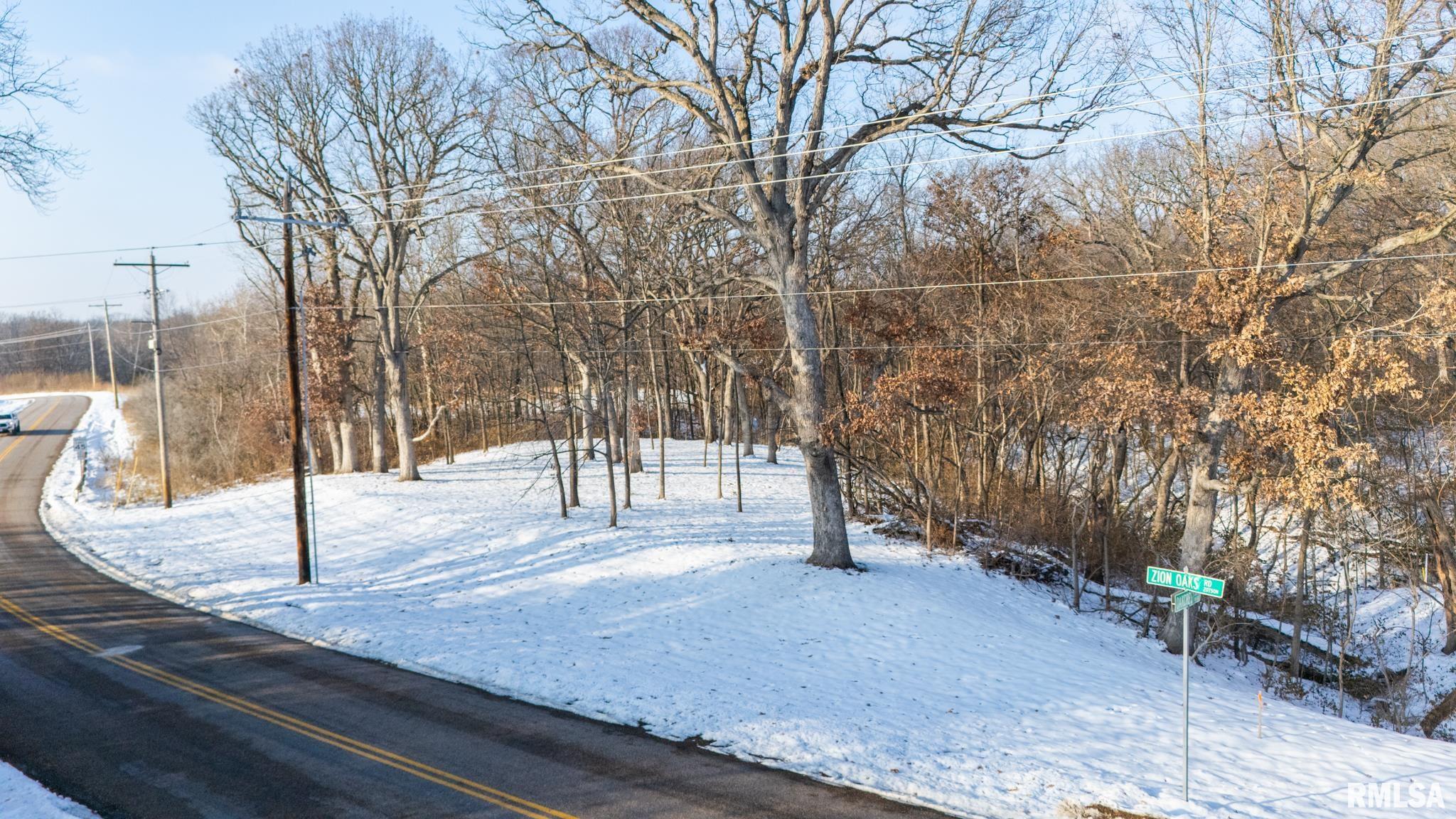 3041 Zion Oaks Road Pekin, IL 61554 - Photo 4 of 21