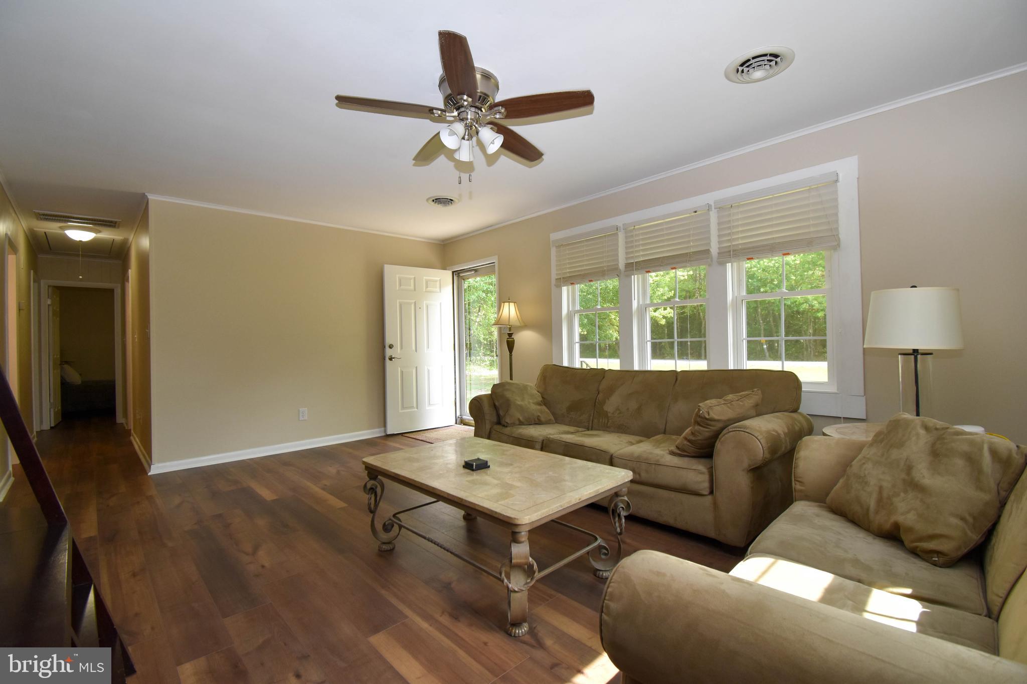 14830 Old Furnace Road Georgetown, DE 19947 - Photo 6 of 27 Living Room