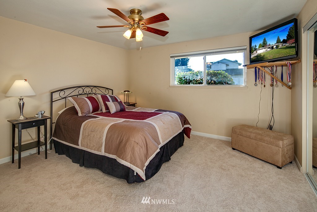13704 Southeast 144th Street Renton, WA 98059 - Photo 11 of 19 Gallery Image 11