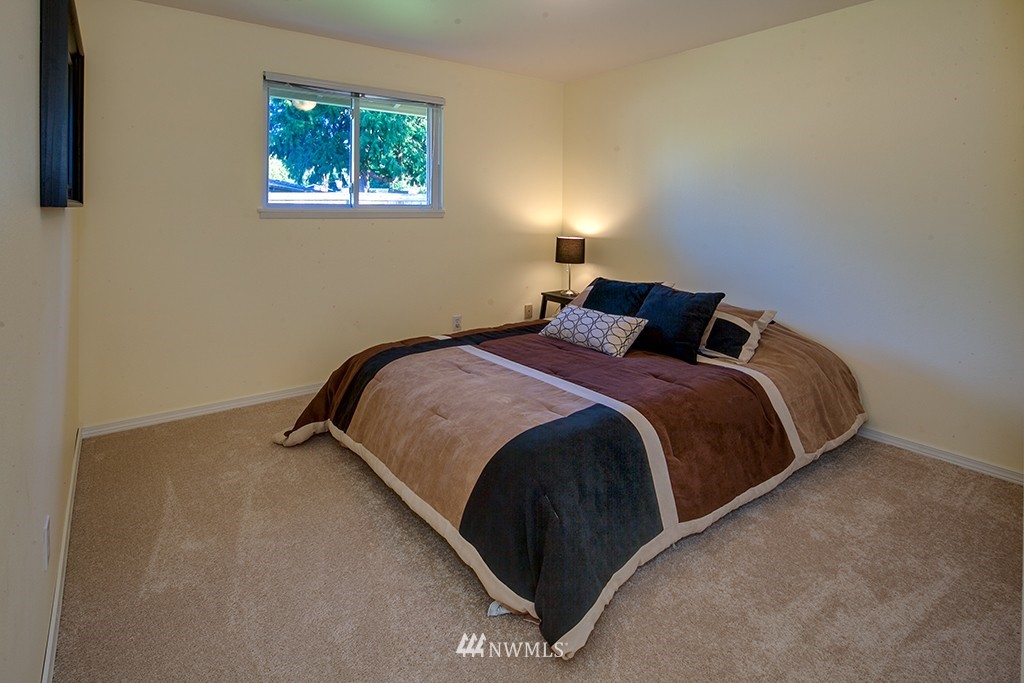 13704 Southeast 144th Street Renton, WA 98059 - Photo 13 of 19 Gallery Image 13