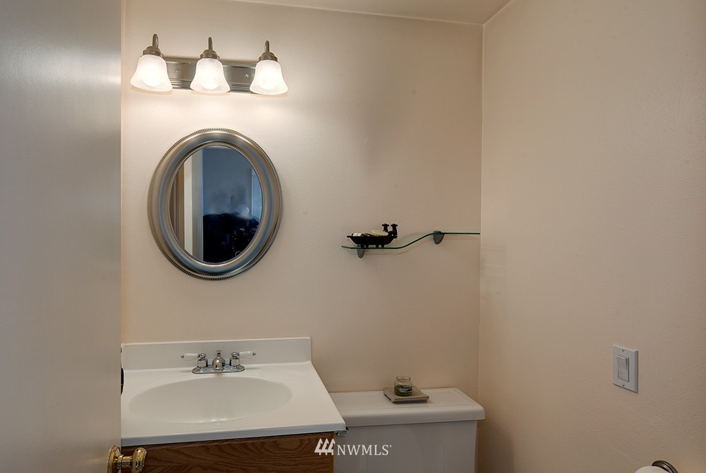 13704 Southeast 144th Street Renton, WA 98059 - Photo 15 of 19 Gallery Image 15