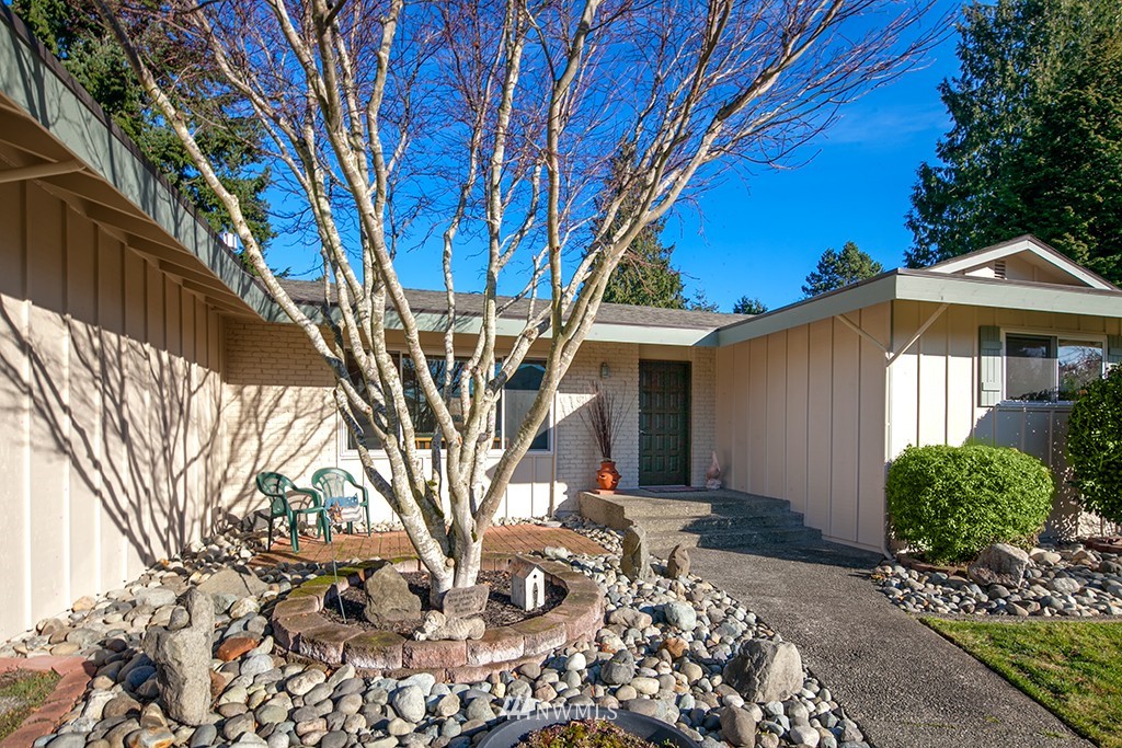 13704 Southeast 144th Street Renton, WA 98059 - Photo 3 of 19 Gallery Image 3
