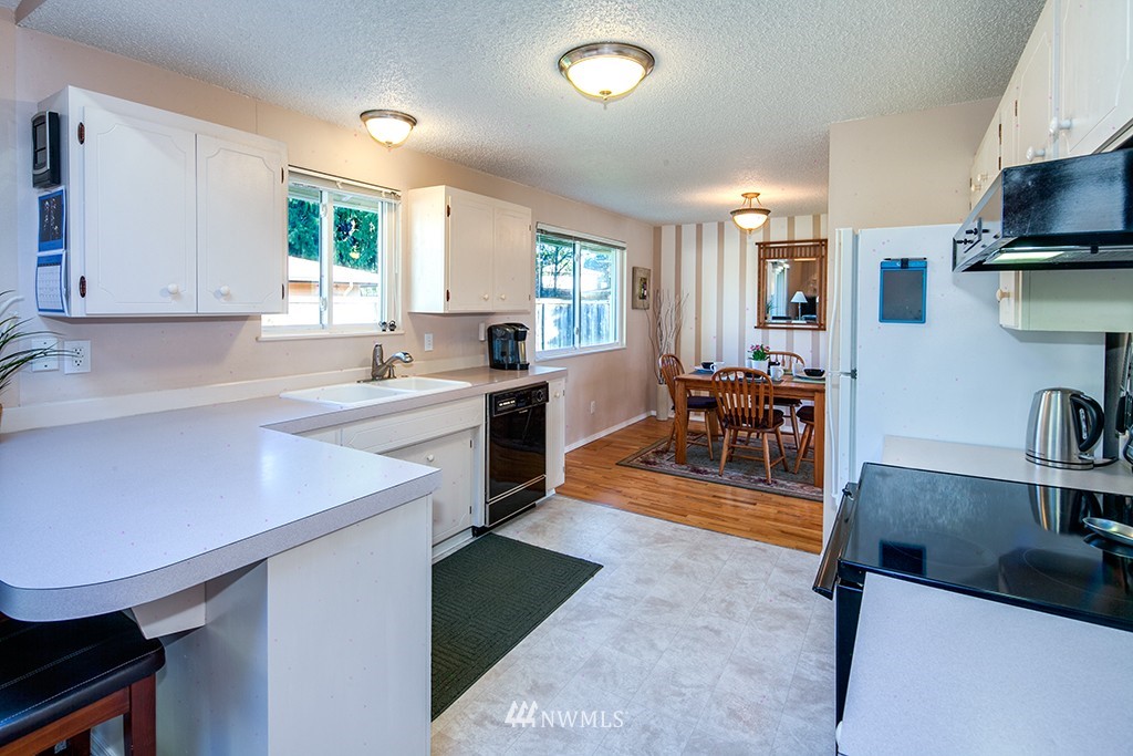 13704 Southeast 144th Street Renton, WA 98059 - Photo 7 of 19 Gallery Image 7