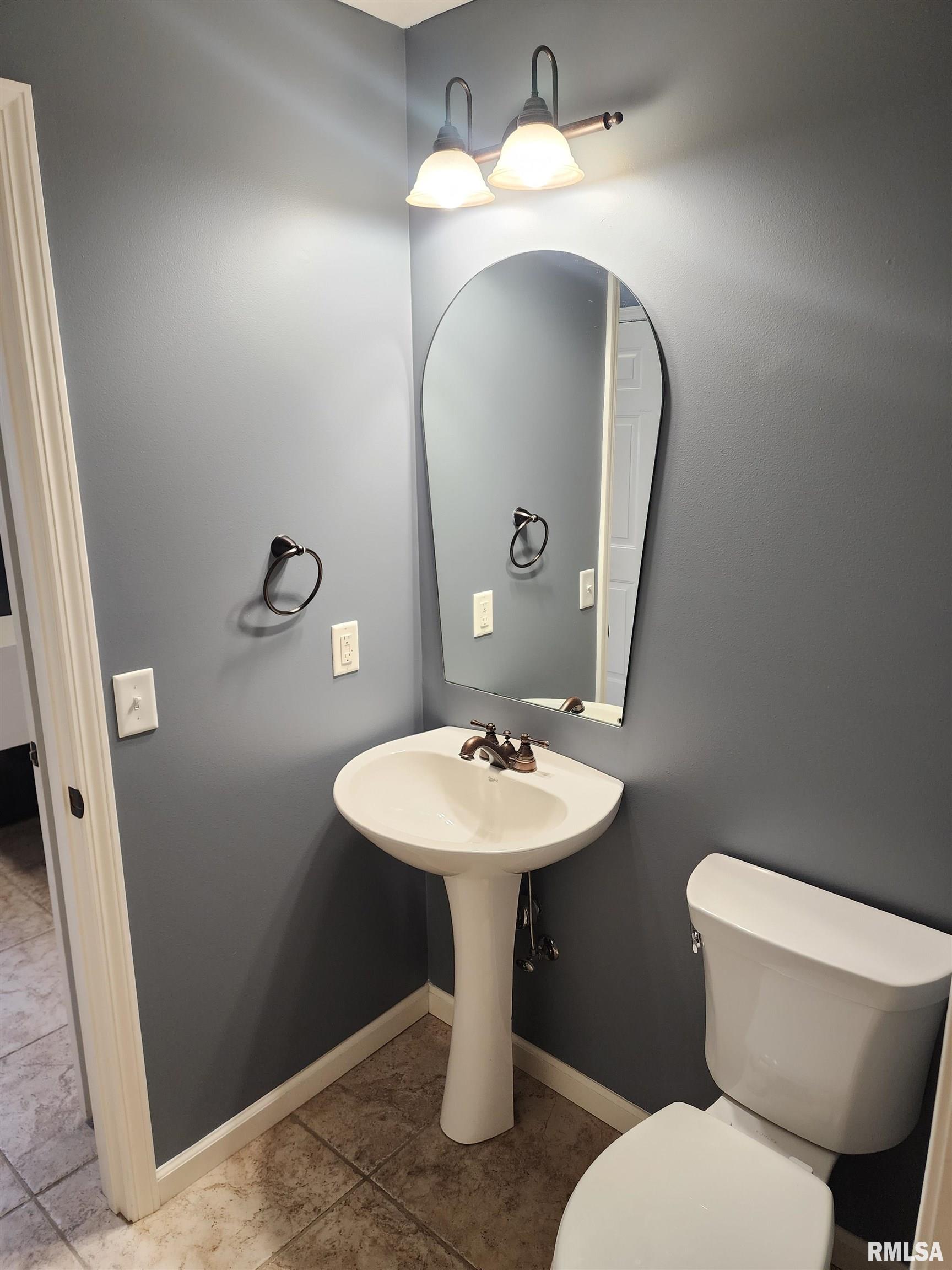404 Treeline Lane Springfield, IL 62703 - Photo 31 of 58
