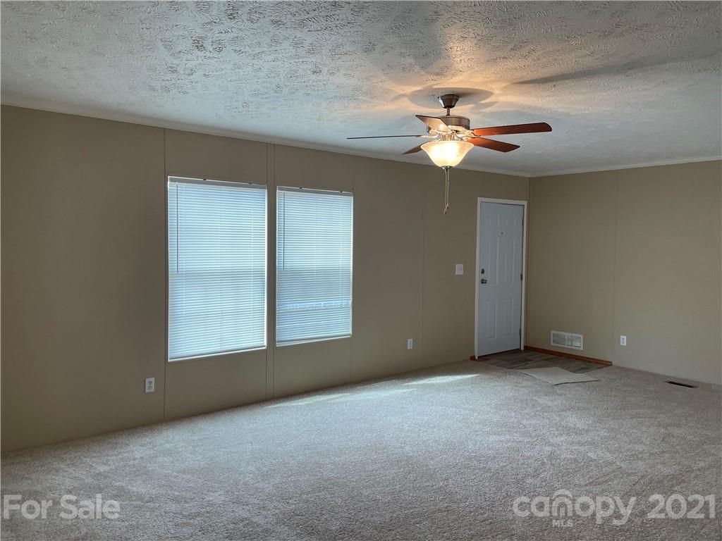 1214 Old Linville Road Marion, NC 28752 - Photo 4 of 20 Gallery Image 4
