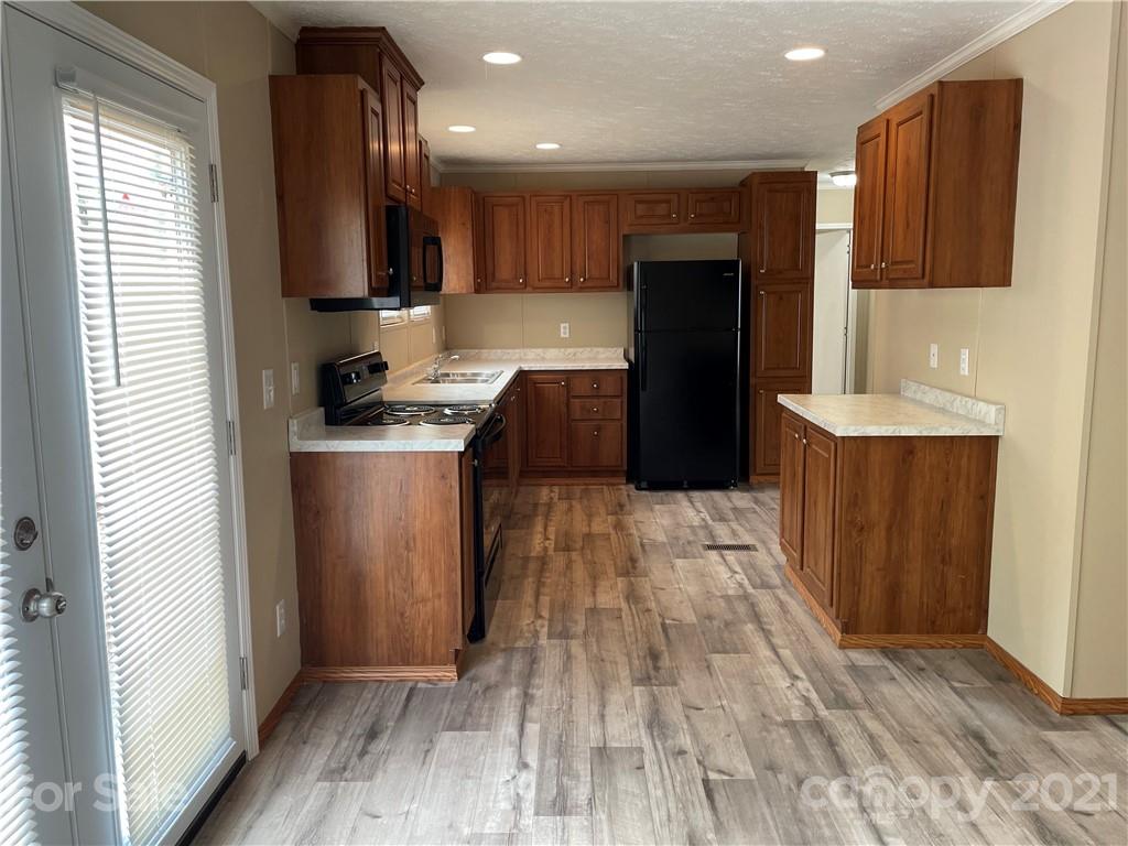 1214 Old Linville Road Marion, NC 28752 - Photo 7 of 20 Gallery Image 7