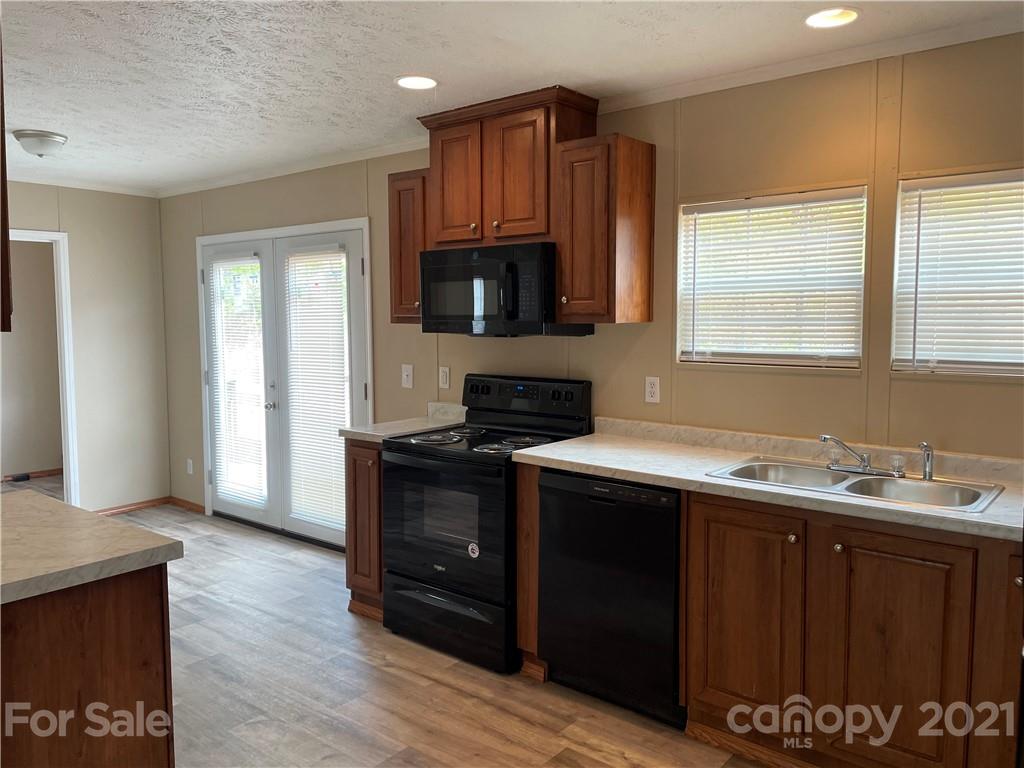 1214 Old Linville Road Marion, NC 28752 - Photo 8 of 20 Gallery Image 8
