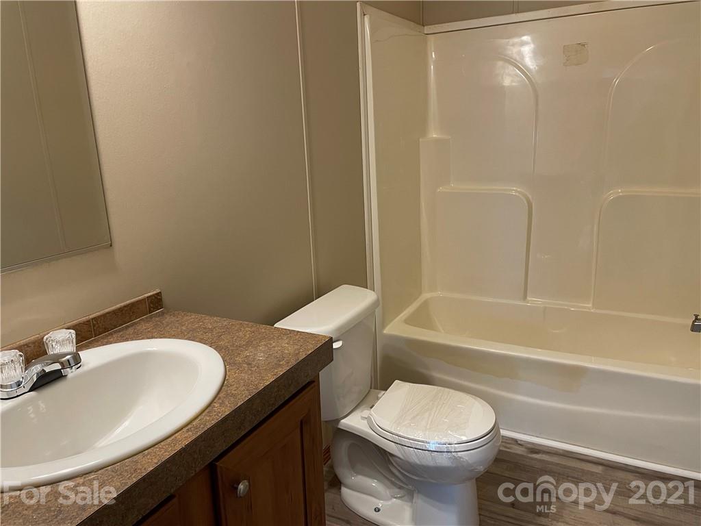 1214 Old Linville Road Marion, NC 28752 - Photo 9 of 20 Gallery Image 9