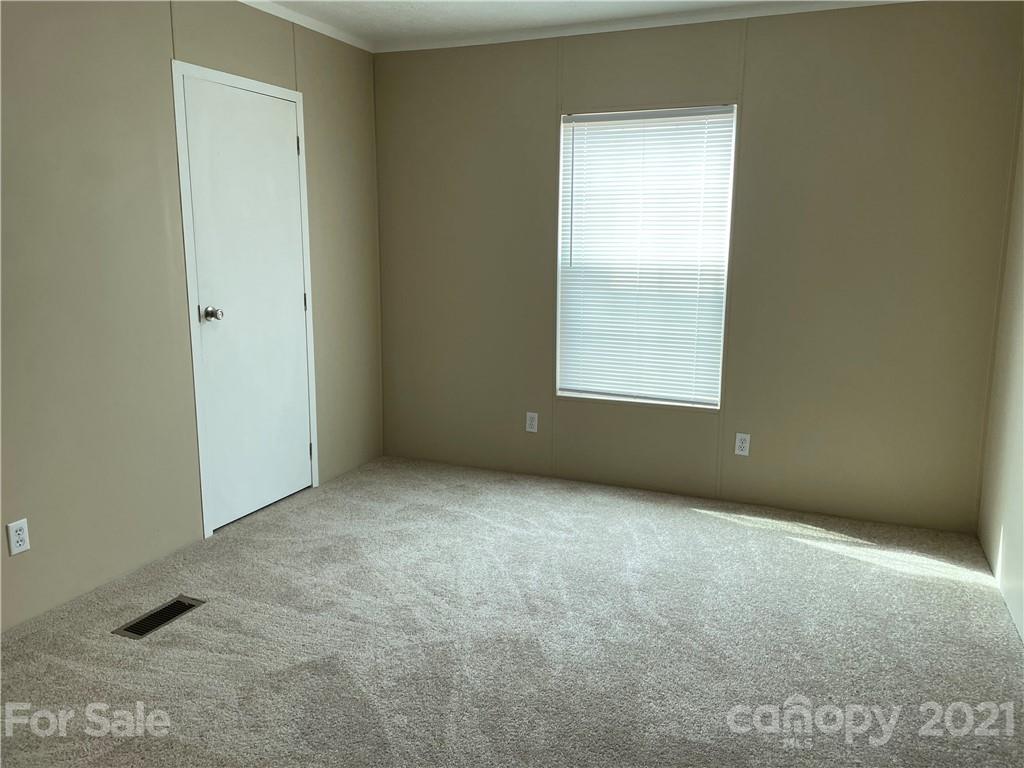 1214 Old Linville Road Marion, NC 28752 - Photo 10 of 20 Gallery Image 10