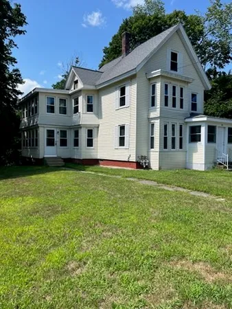 $2,200 | 82 Pleasant Street, Unit 1, Ayer, MA 01432