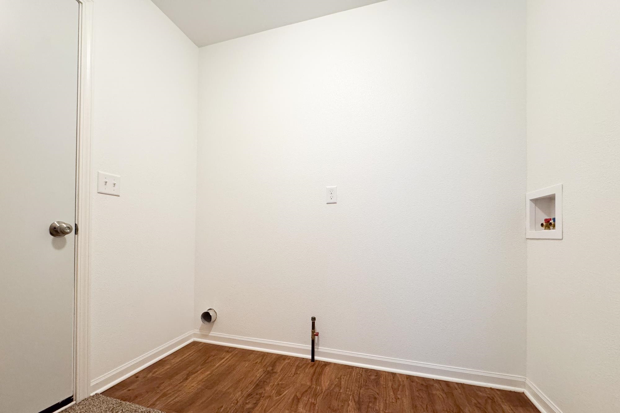 3030 Hiddengreen Drive Belvidere, IL 61008 - Photo 19 of 24 a view of a room with wooden floor