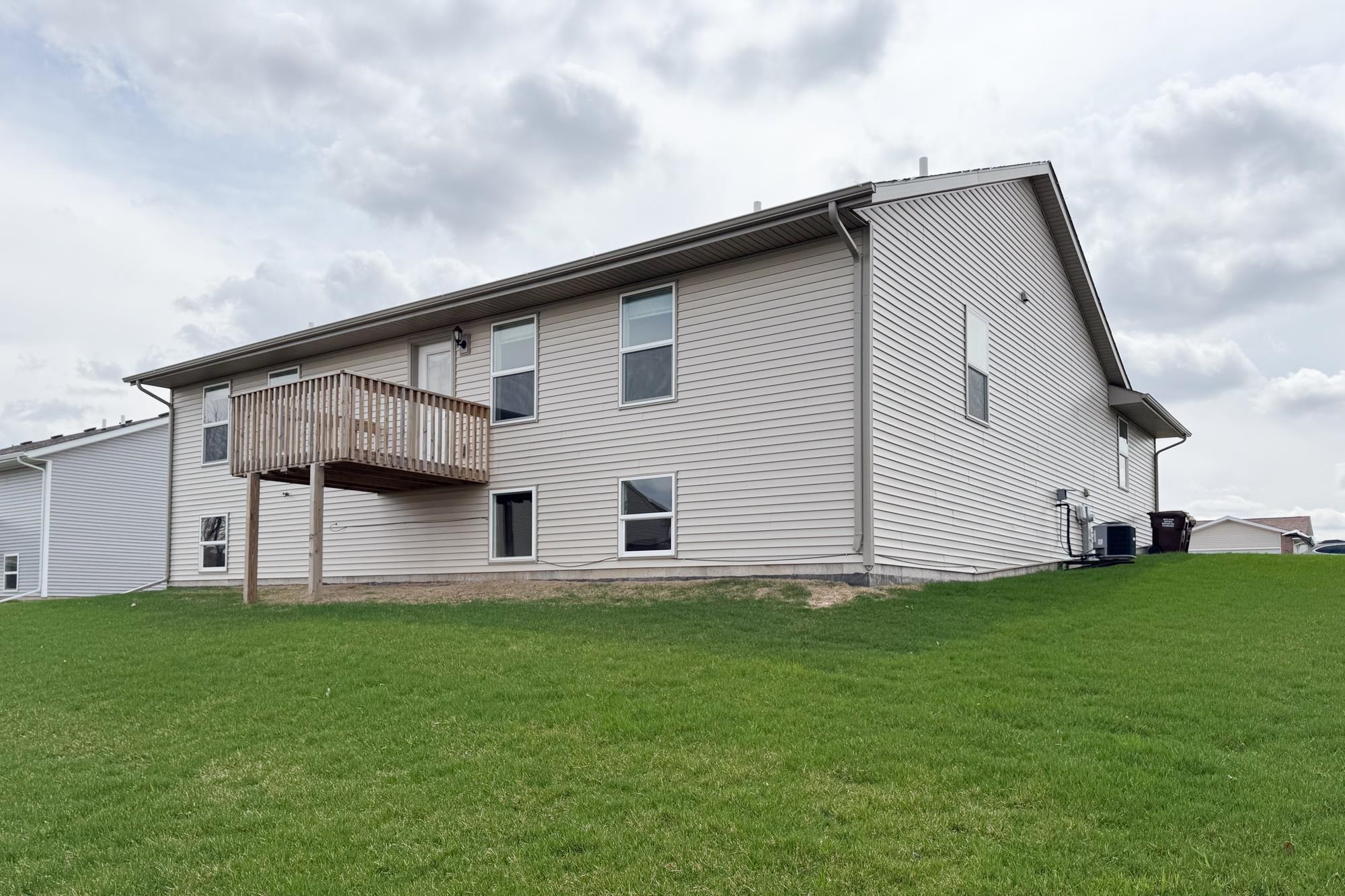 3030 Hiddengreen Drive Belvidere, IL 61008 - Photo 24 of 24 a front view of house with yard