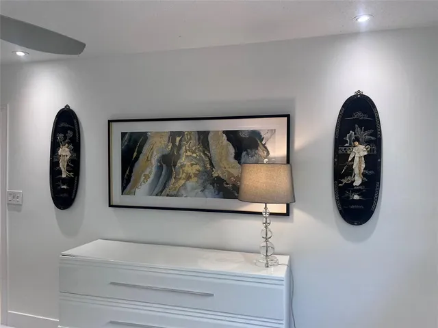 $2,100 | 601 Southeast 5th Court, Unit 301, Fort Lauderdale, FL 33301