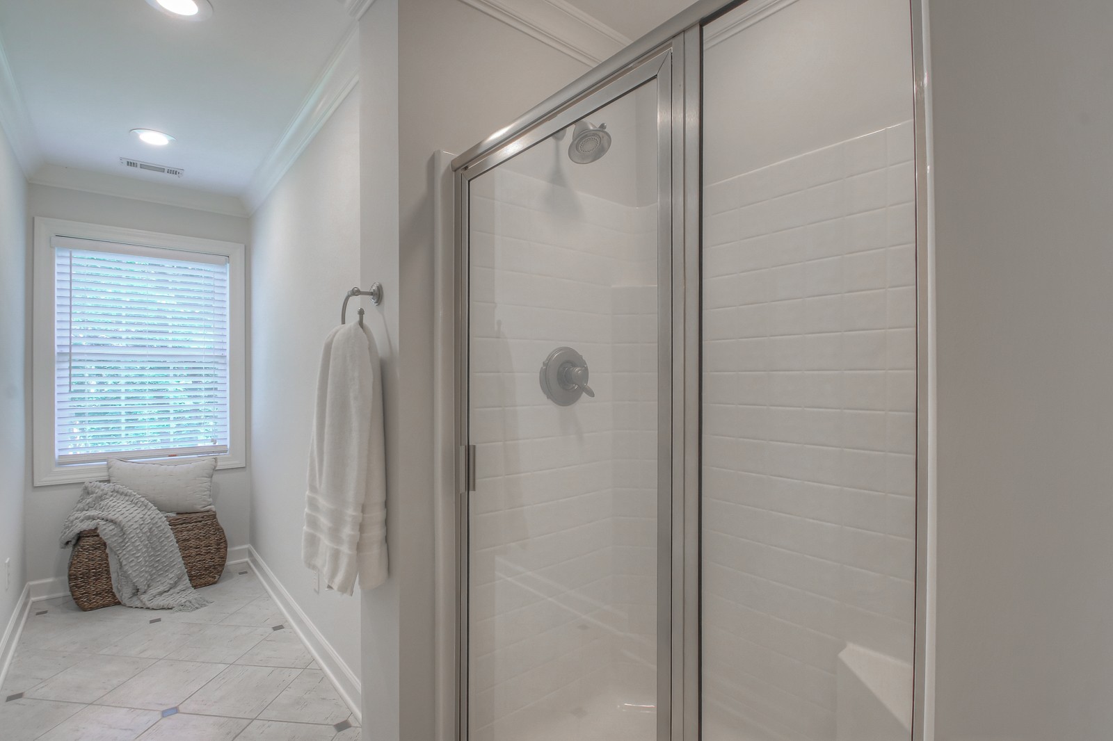 9251 Link Road Christiana, TN 37037 - Photo 28 of 40 a bathroom with a shower and a tub