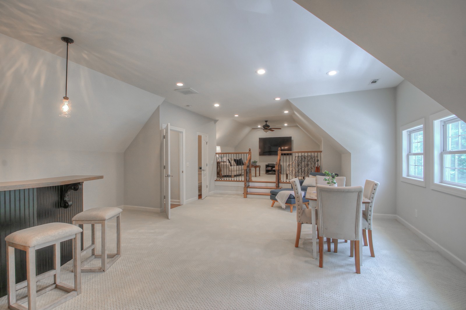 9251 Link Road Christiana, TN 37037 - Photo 32 of 40 a dining room with furniture and a kitchen