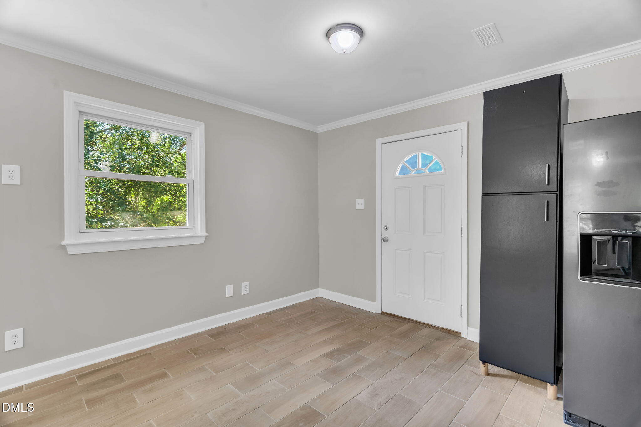 308 Lynn Road Durham, NC 27703 - Photo 6 of 22 7-web-or-mls-308 Lynn Rd-7