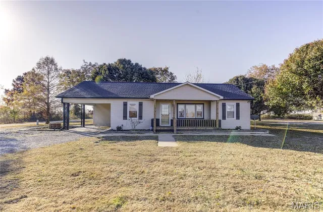 $179,000 | 3780 Highway 80, Matthews, MO 63867