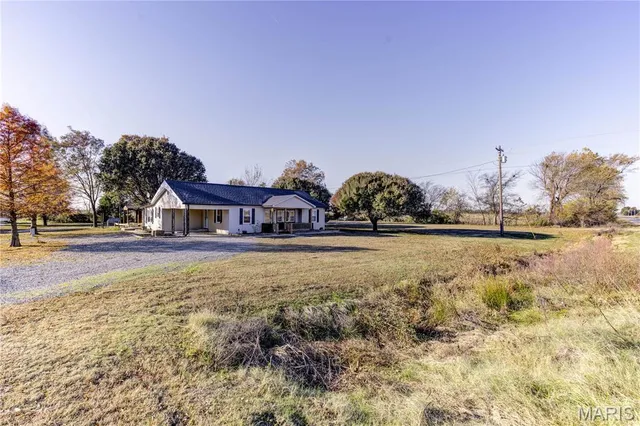$179,000 | 3780 Highway 80, Matthews, MO 63867