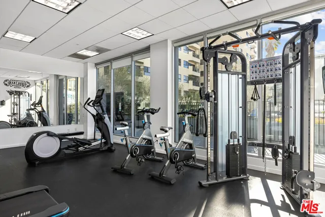 $2,390 | 3458 West 7th Street, Unit 911, Los Angeles, CA 90005