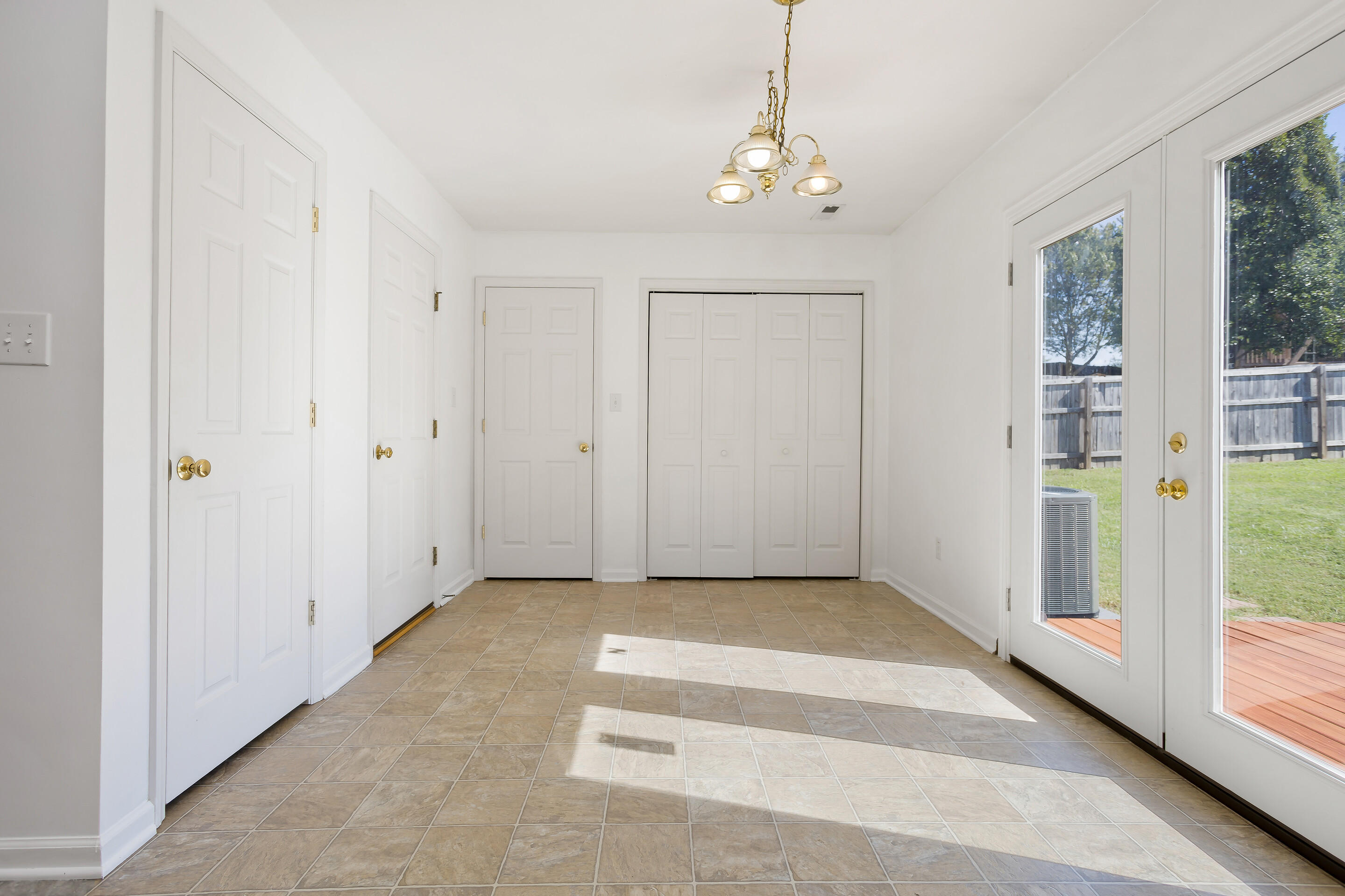 811 Ruddell Road Vinton, VA 24179 - Photo 13 of 42 13_811_Ruddle_Rd13_mls