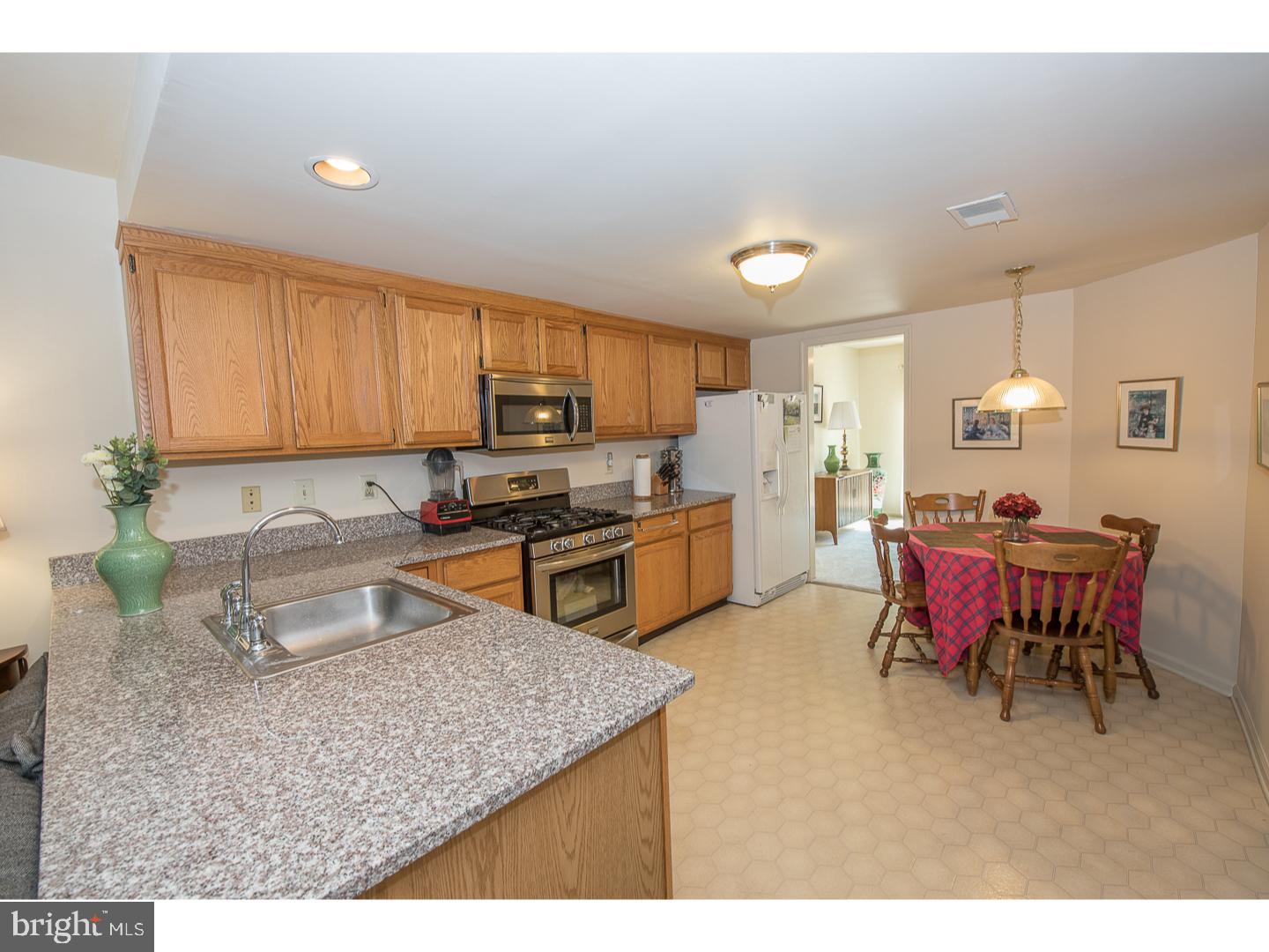 29 Independence Place Chesterbrook, PA 19087 - Photo 10 of 25 Kitchen