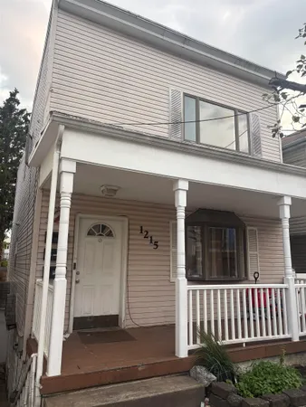 $2,100 | 1215 6th Street, Unit 2, North Bergen, NJ 07047
