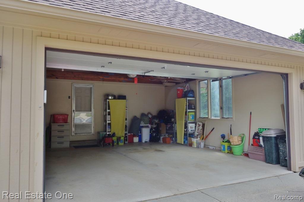 1405 Parker Road Holly, MI 48442 - Photo 51 of 51 z garage (1024x683).jpg