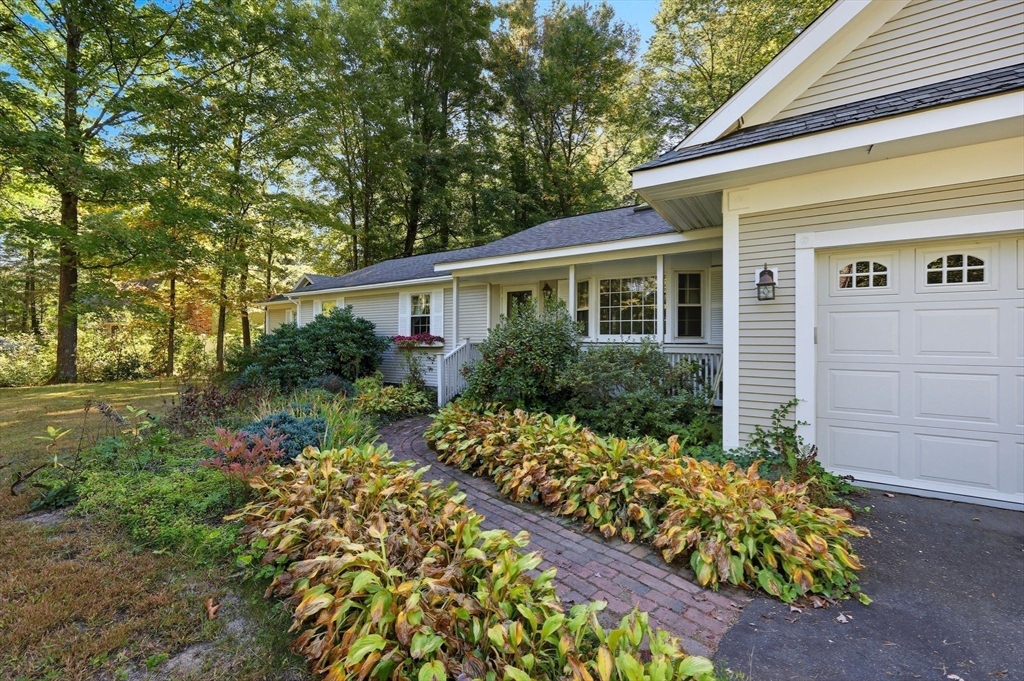 262 Loudville Road Easthampton, MA 01027 - Photo 4 of 42