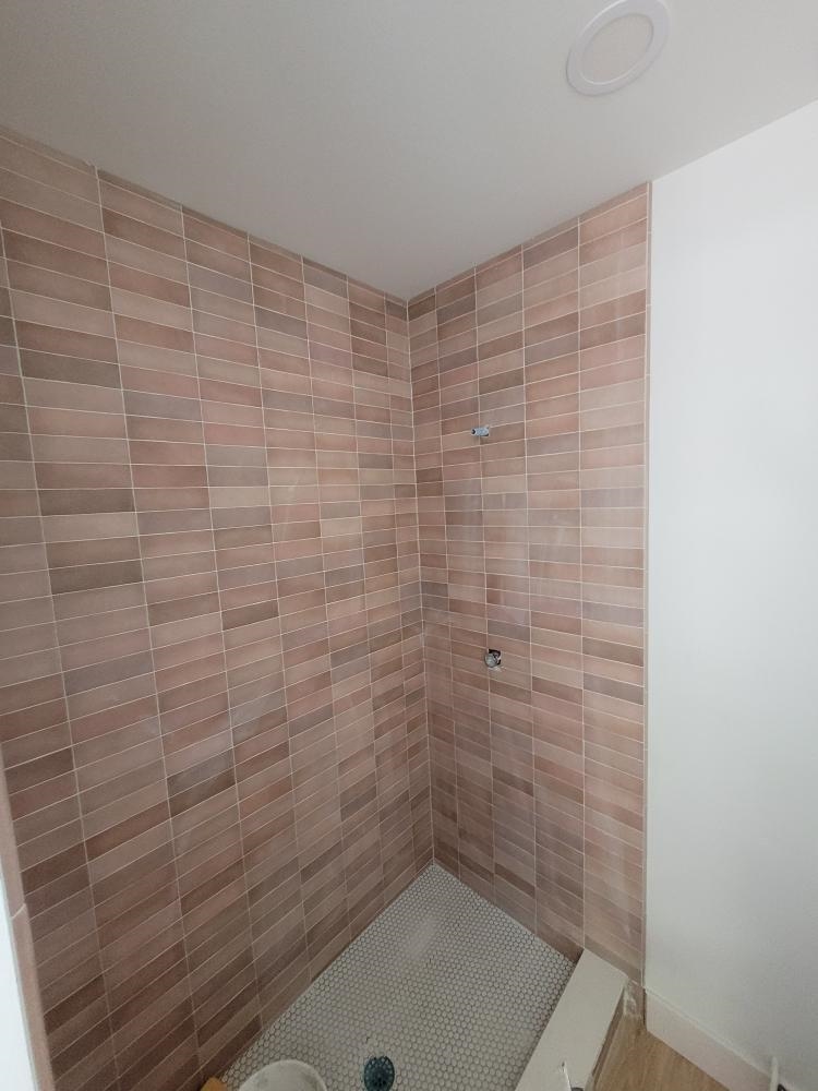 600 Twenty-First Street St. Augustine, FL 32084 - Photo 19 of 32 a bathroom with a shower