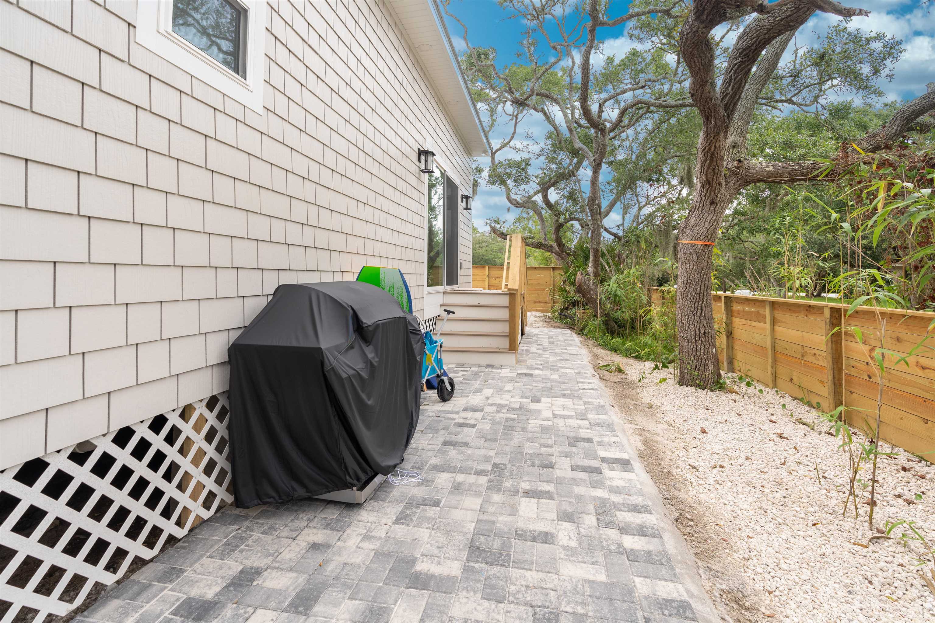 600 Twenty-First Street St. Augustine, FL 32084 - Photo 23 of 32 a view of a backyard