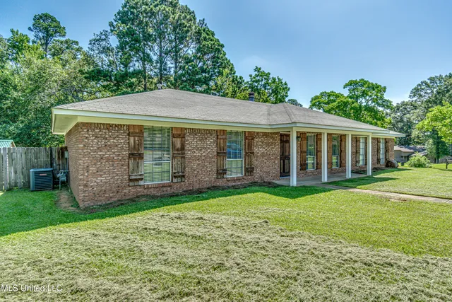 $2,300 | 348 Durham Court, Brandon, MS 39047