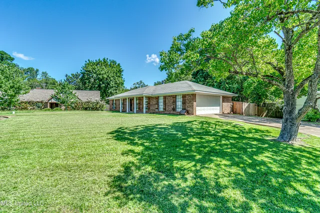 $2,300 | 348 Durham Court, Brandon, MS 39047